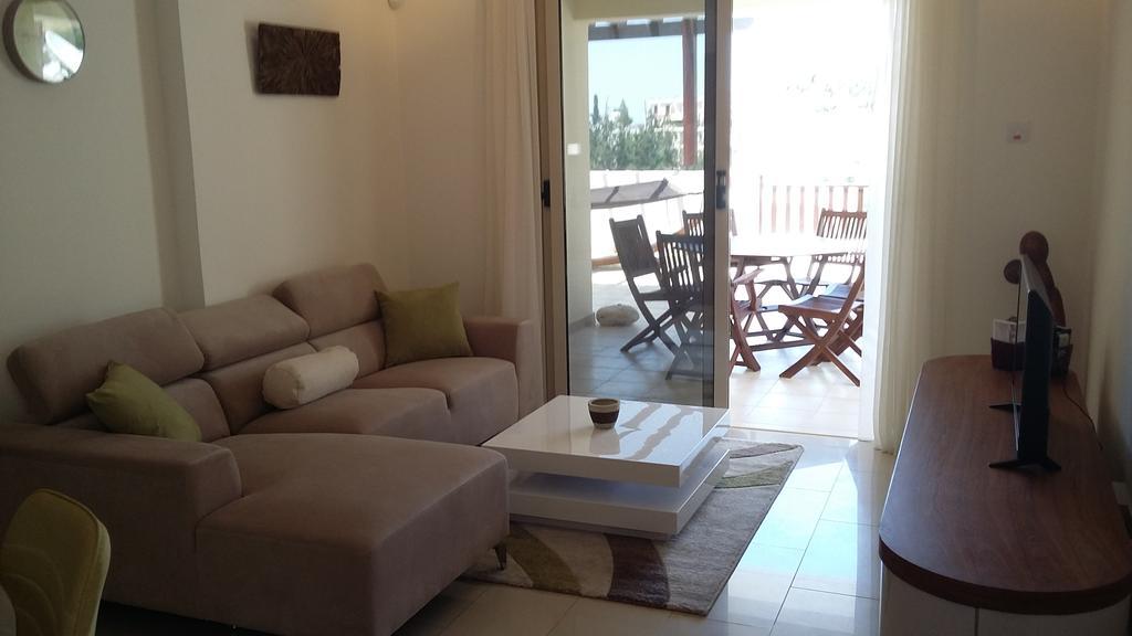 Paschali Sunset Appartment Peyia Bagian luar foto